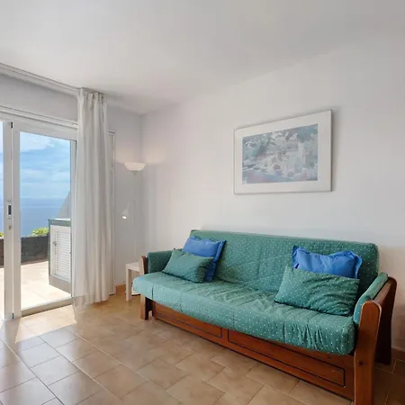 Costa Isora 1 *